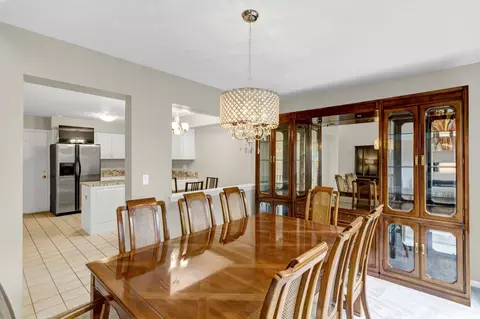 3134 Reflection Dr, Naperville, IL 60564 photo 9