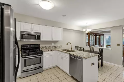 3134 Reflection Dr, Naperville, IL 60564 photo 15