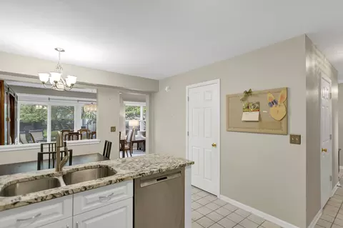 3134 Reflection Dr, Naperville, IL 60564 photo 16