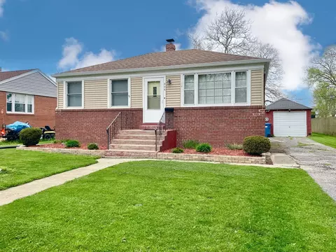 406 W Sixth St, Momence, IL 60954
