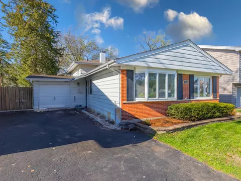 1113 Elm St, Wheaton, IL 60189