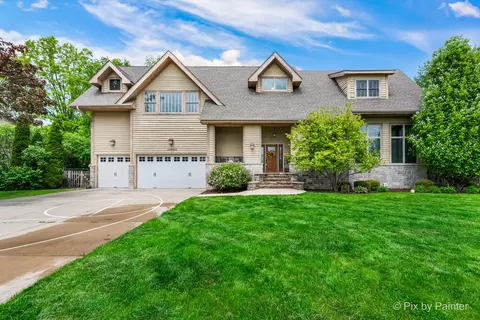 22 W214 1st St, Glen Ellyn, IL 60137