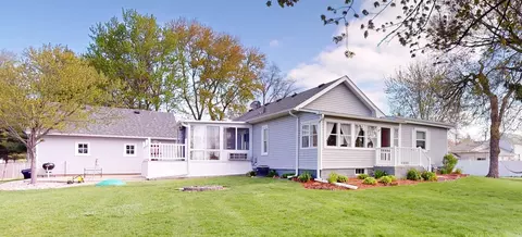 531 James St, Hinckley, IL 60520