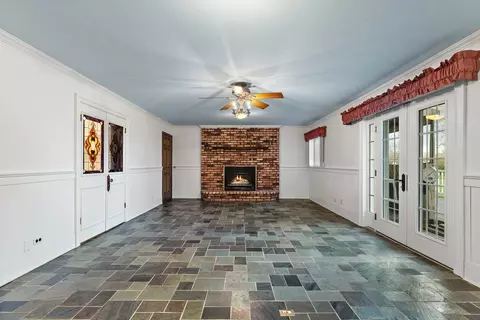 Living - 2929 E Danne Rd, Crete, IL 60417 photo 4 of 5