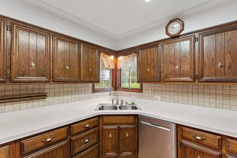 Kitchen - 2929 E Danne Rd, Crete, IL 60417 photo 3 of 3