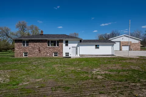 40929 N Green Bay Rd, Beach Park, IL 60099