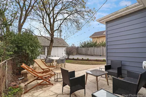 Exterior - 1039 Angle Ave, Northbrook, IL 60062 photo 7 of 8
