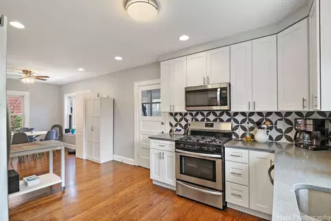 Kitchen - 1039 Angle Ave, Northbrook, IL 60062 photo 2 of 3