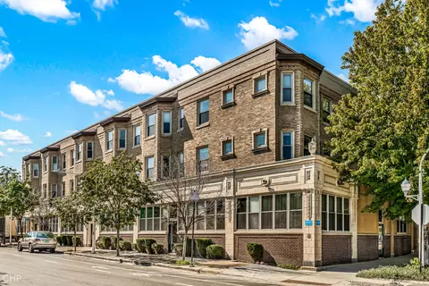 1104 W Leland Ave #1A, Chicago, IL 60640