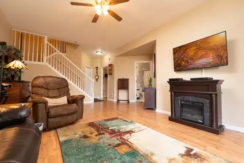 Living - 240 Prairie View Ln, Wheeling, IL 60090 photo 3 of 3