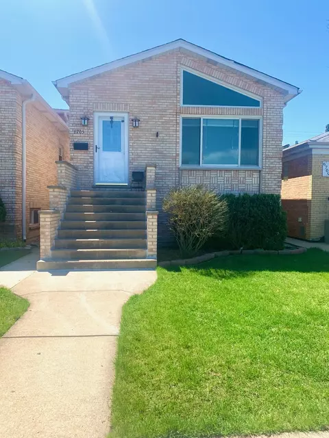 6705 W Montrose Ave, Harwood Heights, IL 60706