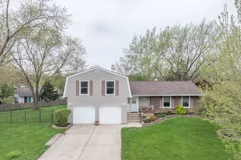258 Fremont Ct, Bloomingdale, IL 60108