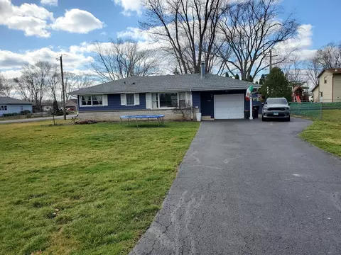 Exterior - 309 N Kent Rd, Mchenry, IL 60051 photo 3 of 8