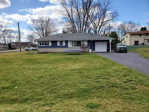 309 N Kent Rd, Mchenry, IL 60051