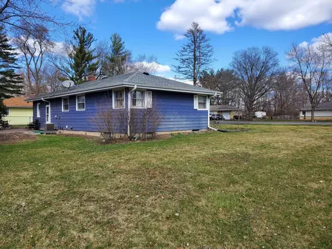 Exterior - 309 N Kent Rd, Mchenry, IL 60051 photo 7 of 8