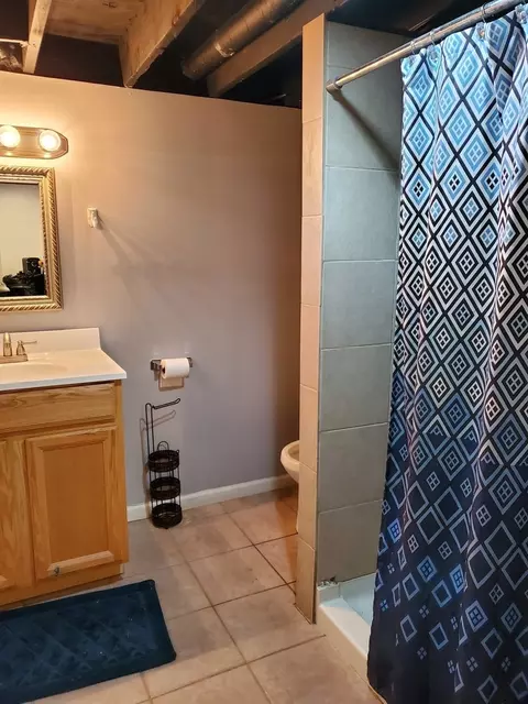 Bath - 309 N Kent Rd, Mchenry, IL 60051 photo 2 of 2