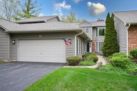 898 Saddlewood Dr, Glen Ellyn, IL 60137