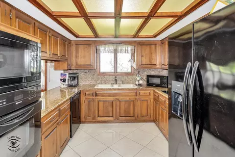 Kitchen - 25304 W Willow Dr, Plainfield, IL 60544 photo 1 of 7