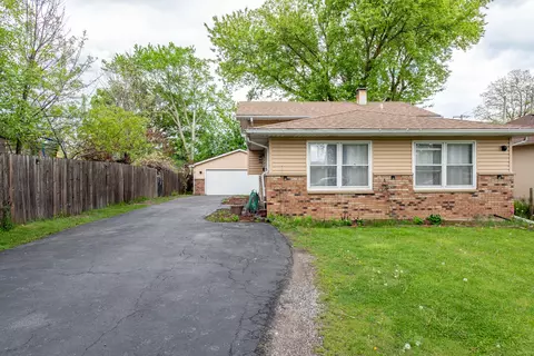 13 Baldwin Ave, Waukegan, IL 60085