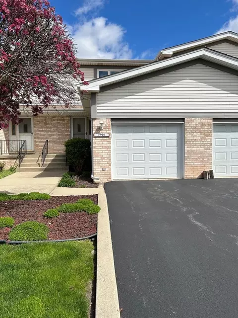 7916 160th St, Tinley Park, IL 60477