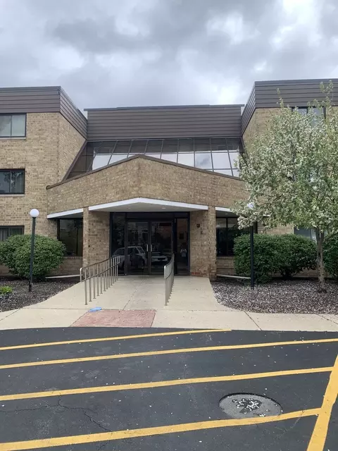 5600 Astor Ln #319, Rolling Meadows, IL 60008
