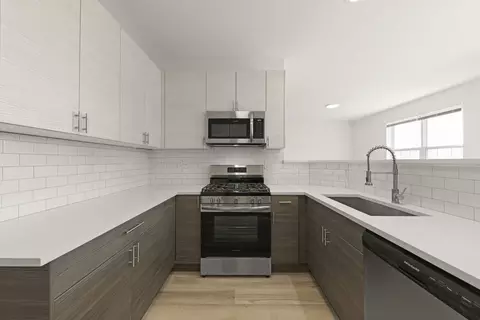 Kitchen - 3054 Mosedale St, Elgin, IL 60124 photo 3 of 5