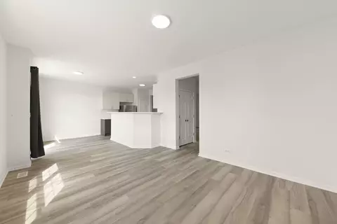 Living - 3054 Mosedale St, Elgin, IL 60124 photo 2 of 3