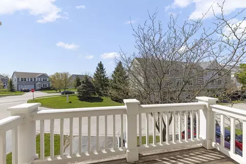 Exterior - 3054 Mosedale St, Elgin, IL 60124 photo 3 of 6