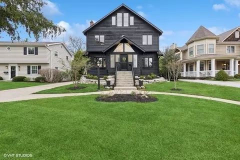 664 Turner Ave, Glen Ellyn, IL 60137