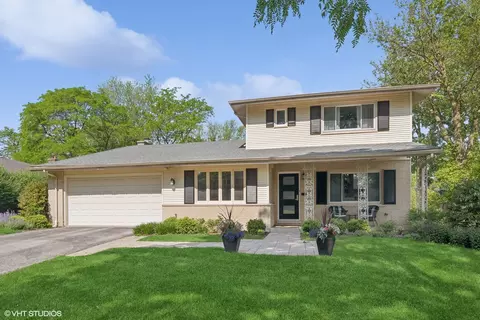 1808 Fieldwood Dr, Northbrook, IL 60062