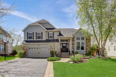 10535 Sawgrass Ln, Huntley, IL 60142
