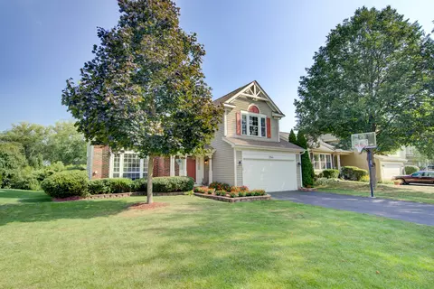 2144 Green Bridge Ln, Hanover Park, IL 60133
