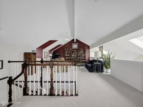 Entry Way - 21 S Old Mill Ln, Burr Ridge, IL 60527 photo 2 of 2