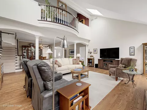 Living - 21 S Old Mill Ln, Burr Ridge, IL 60527 photo 2 of 6