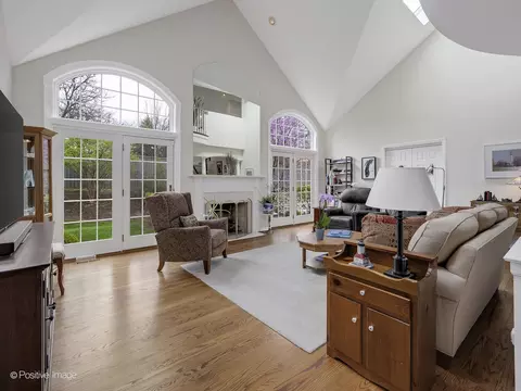 Living - 21 S Old Mill Ln, Burr Ridge, IL 60527 photo 1 of 6