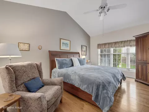 Bedroom - 21 S Old Mill Ln, Burr Ridge, IL 60527 photo 1 of 3