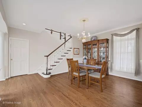 Dining - 21 S Old Mill Ln, Burr Ridge, IL 60527 photo 2 of 5