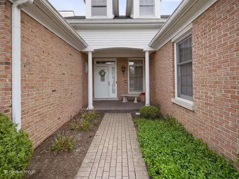 Exterior - 21 S Old Mill Ln, Burr Ridge, IL 60527 photo 2 of 5