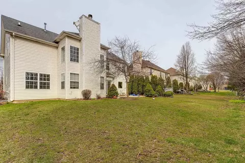 Exterior - 33789 N Summerfields Dr, Gurnee, IL 60031 photo 2 of 2