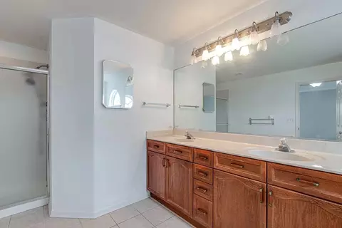 Bath - 33789 N Summerfields Dr, Gurnee, IL 60031 photo 1 of 2