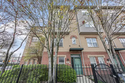 7054 S South Shore Dr #9D, Chicago, IL 60649
