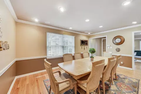 Dining - 500 Standish Dr, Deerfield, IL 60015 photo 2 of 2