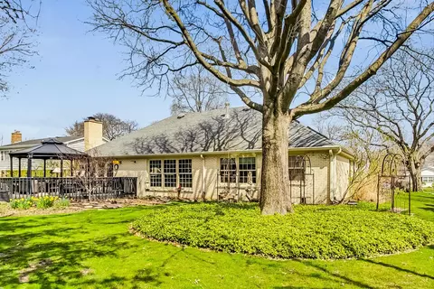 Exterior - 500 Standish Dr, Deerfield, IL 60015 photo 9 of 11