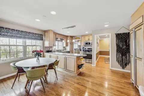 Kitchen - 500 Standish Dr, Deerfield, IL 60015 photo 1 of 5