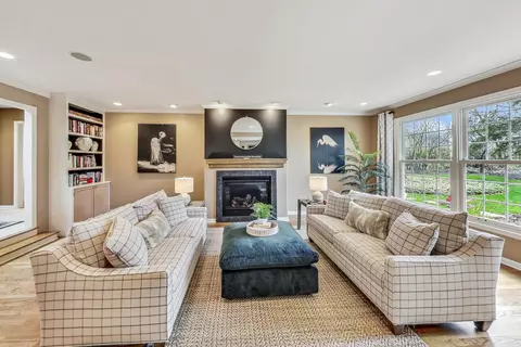 Living - 500 Standish Dr, Deerfield, IL 60015 photo 3 of 7