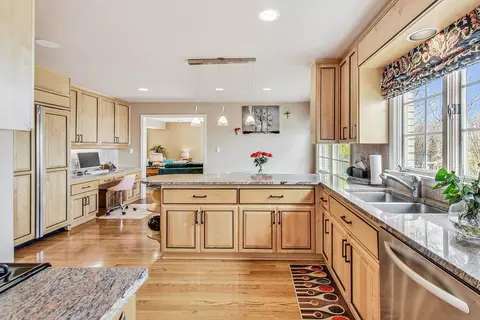 Kitchen - 500 Standish Dr, Deerfield, IL 60015 photo 4 of 5