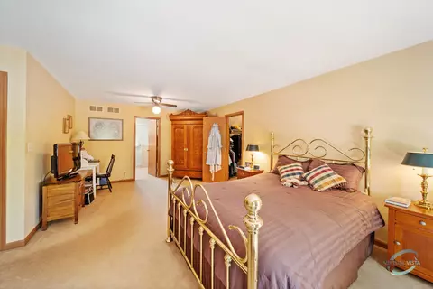 1365 E Gartner Rd, Naperville, IL 60540 photo 26