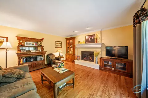 1365 E Gartner Rd, Naperville, IL 60540 photo 15