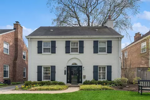 2211 Kenilworth Ave, Wilmette, IL 60091