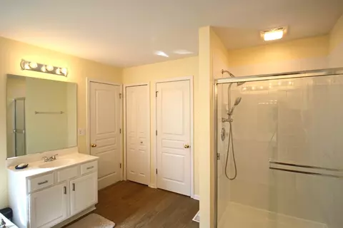 Bath - 24731 Generation Dr, Plainfield, IL 60585 photo 2 of 4
